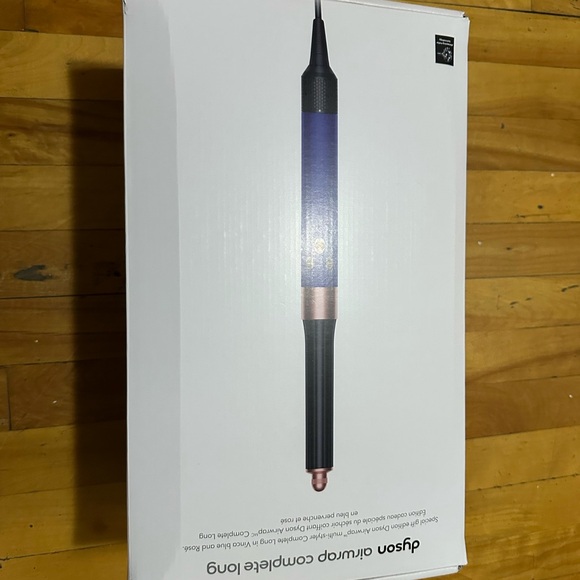 Dyson Airwrap Styler in Black and Pink - Picture 3 of 4